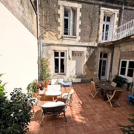 Hébergement de vacances L'auberge Maillochon- 6 Personnes- 3 Chambres- Gare Poitiers